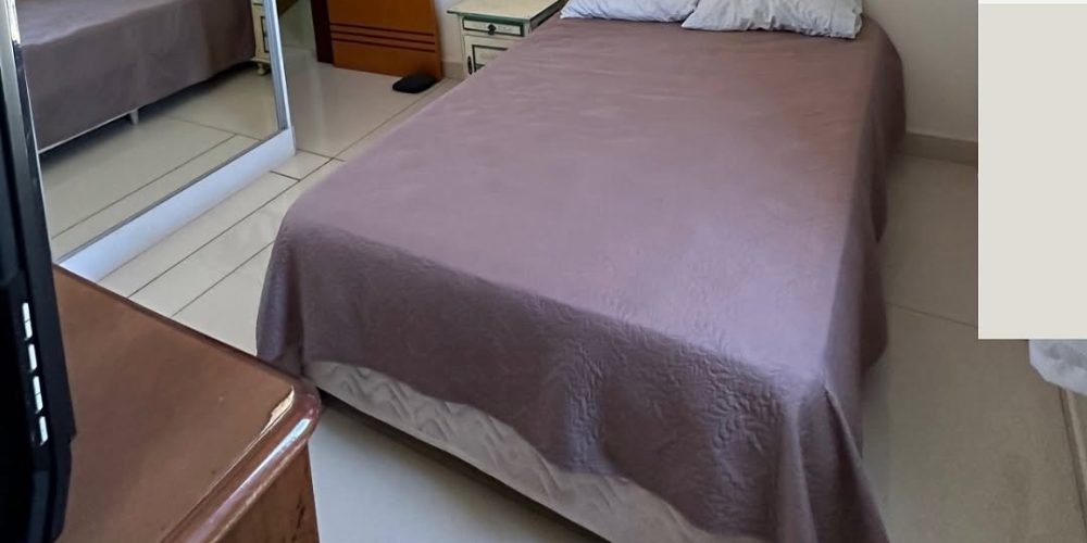 8560C7BE-6228-49F4-ABF8-A17EE191DFCC